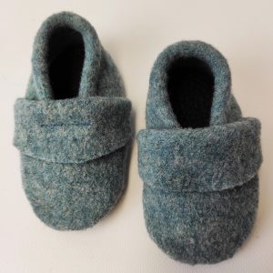 Wollwalkpuschen, Hausschuhe mit Ledersohle, Kitaschuhe Größe 22/23 mint meliert