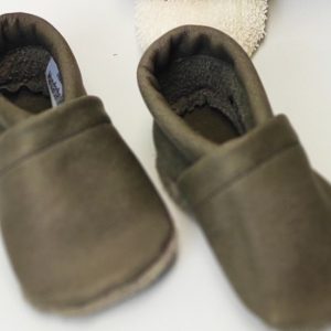 Lederpuschen - Handgefertigt mit Liebe - Größe 18/19 schlamm