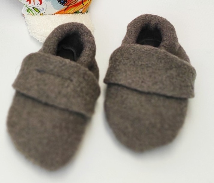 Wollwalkpuschen, Hausschuhe mit Ledersohle, Kitaschuhe Größe 20/21 schlamm