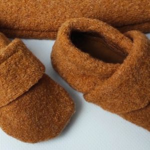 Wollwalkpuschen, Hausschuhe mit Ledersohle, Kitaschuhe Größe 22/23 ocker